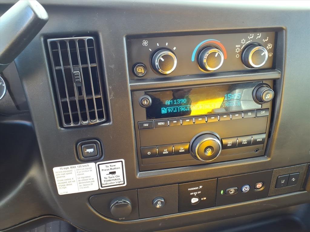 GMC Savana Commercial Cutaway 3500 Van 177" 2021