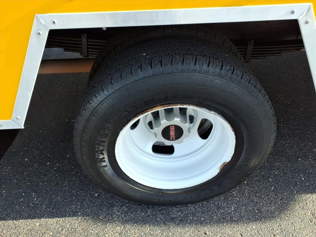 GMC Savana Commercial Cutaway 3500 Van 177" 2021