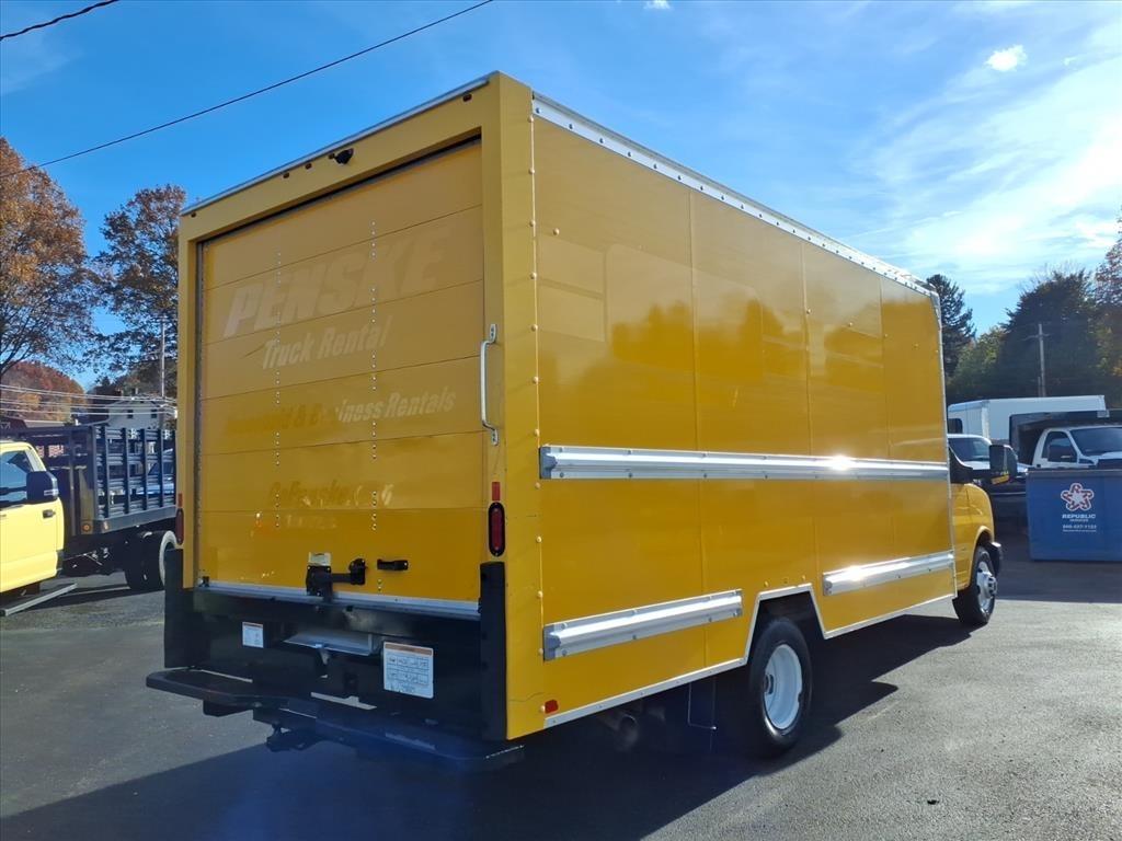 GMC Savana Commercial Cutaway 3500 Van 177" 2021