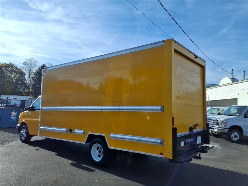 GMC Savana Commercial Cutaway 3500 Van 177" 2021