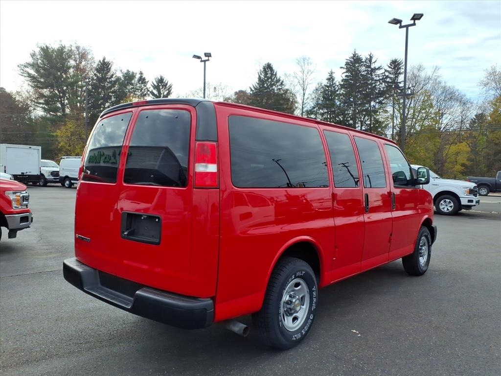 2019 Chevrolet Express Passenger 2500 LS photo 2
