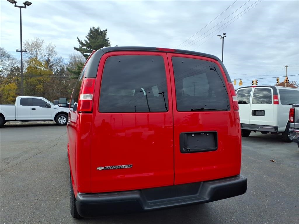 2019 Chevrolet Express Passenger 2500 LS photo 3
