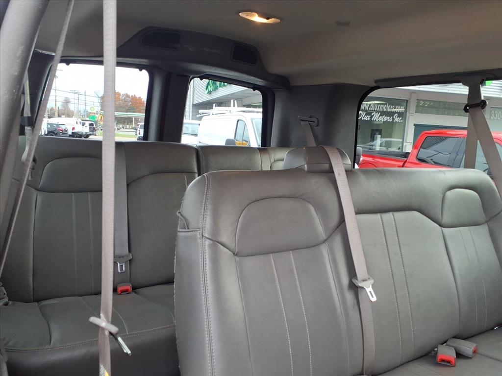 Chevrolet Express Passenger RWD 2500 135" LS 2019