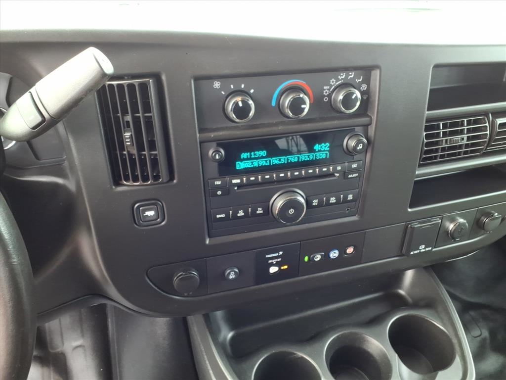 Chevrolet Express Passenger RWD 2500 135" LS 2019