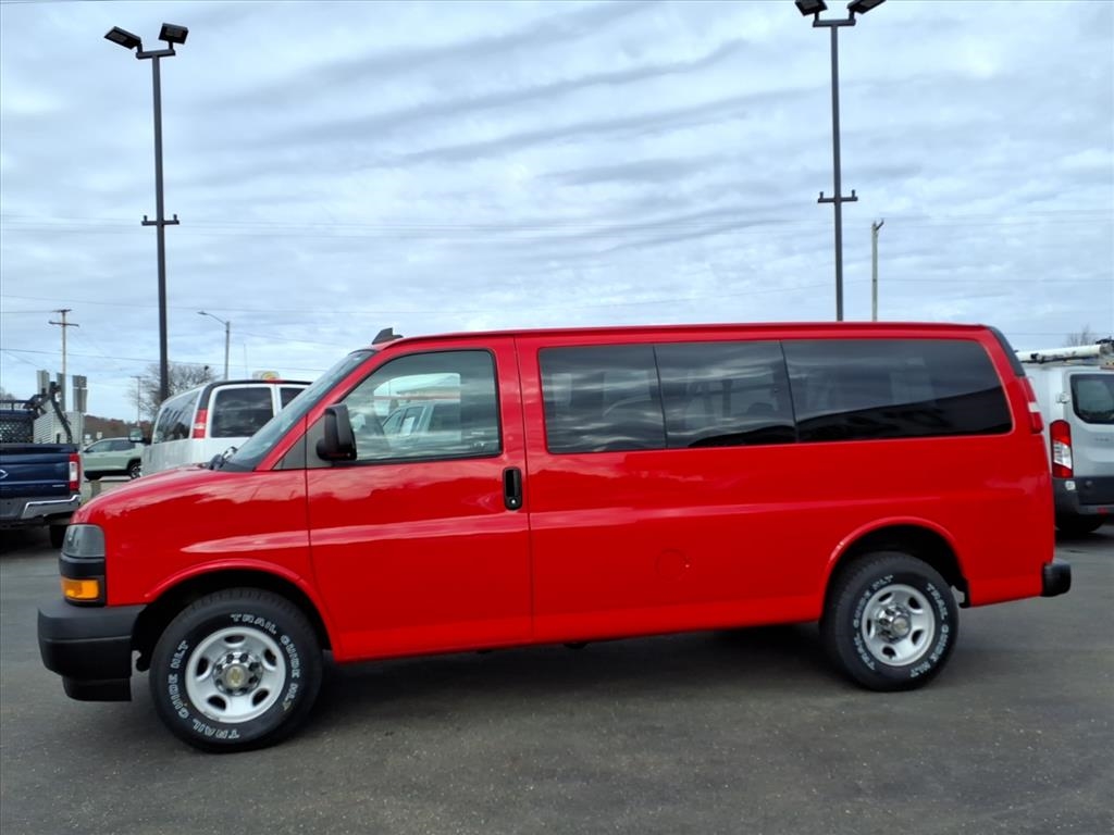 Chevrolet Express Passenger RWD 2500 135" LS 2019