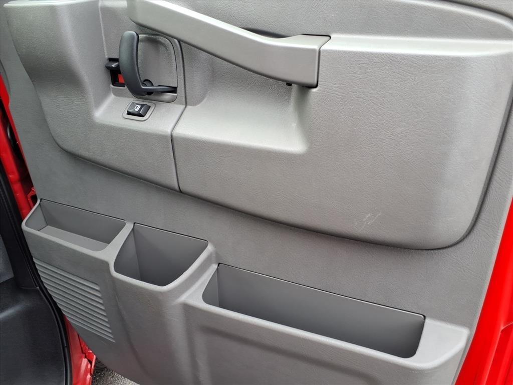 Chevrolet Express Passenger RWD 2500 135" LS 2019