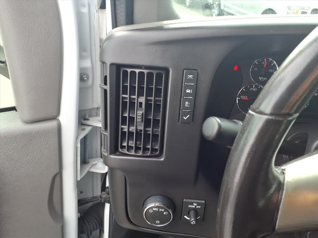 Chevrolet Express Passenger RWD 3500 155" LT w/1LT 2017