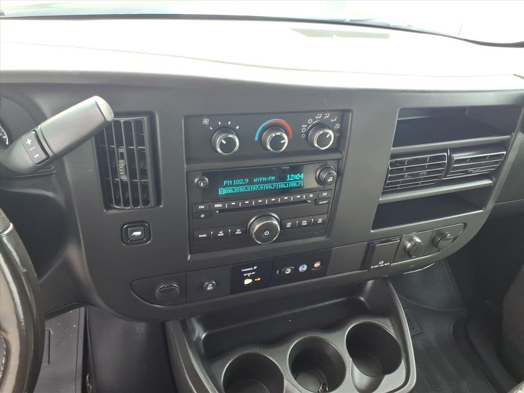 Chevrolet Express Passenger RWD 3500 155" LT w/1LT 2017