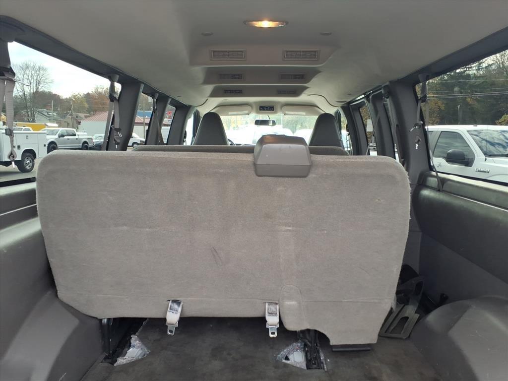 Chevrolet Express Passenger RWD 3500 155" LT w/1LT 2017