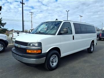 2017 Chevrolet Express Passenger RWD 3500 155" LT w/1LT