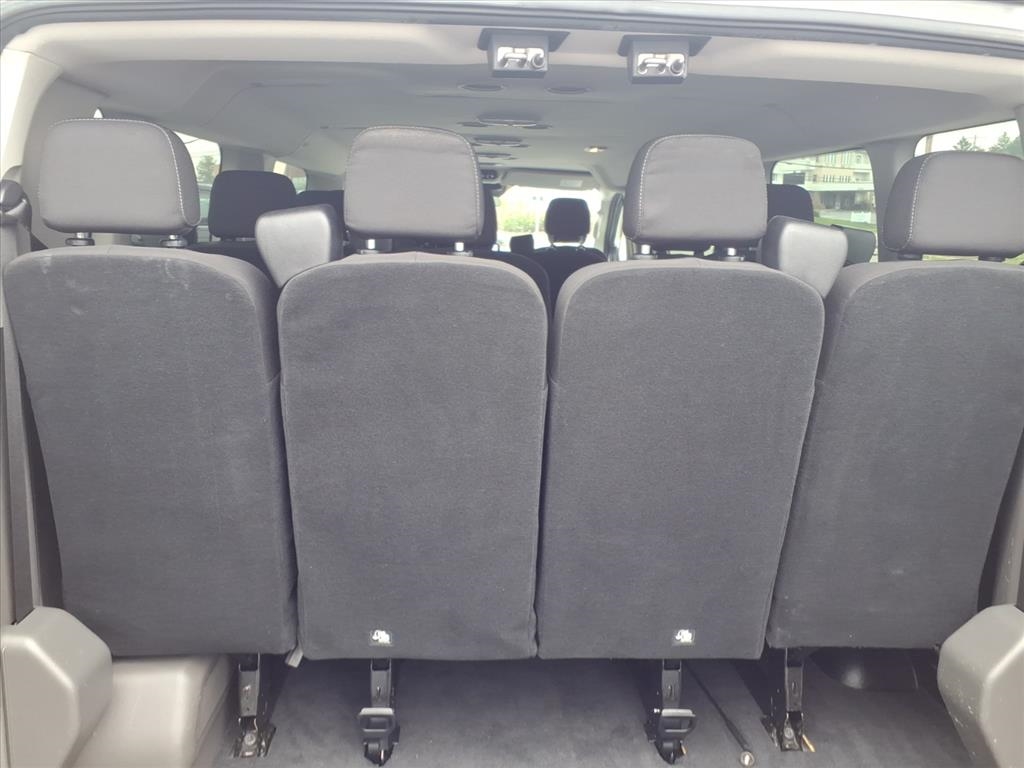 Ford Transit Passenger Wagon T-350 148" Low Roof XL RWD 2020