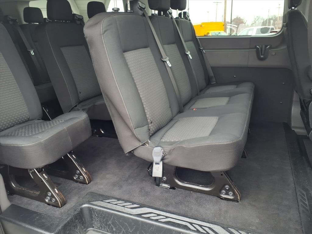 Ford Transit Passenger Wagon T-350 148" Low Roof XL RWD 2020