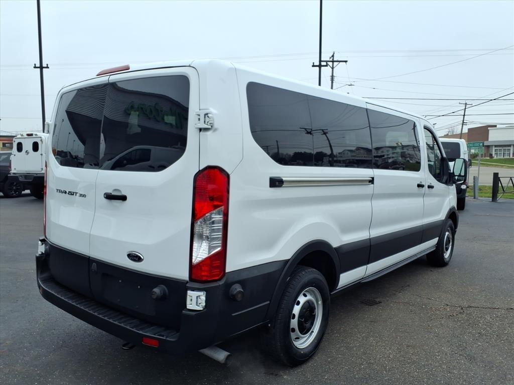Ford Transit Passenger Wagon T-350 148" Low Roof XL RWD 2020