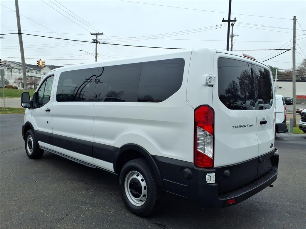 Ford Transit Passenger Wagon T-350 148" Low Roof XL RWD 2020