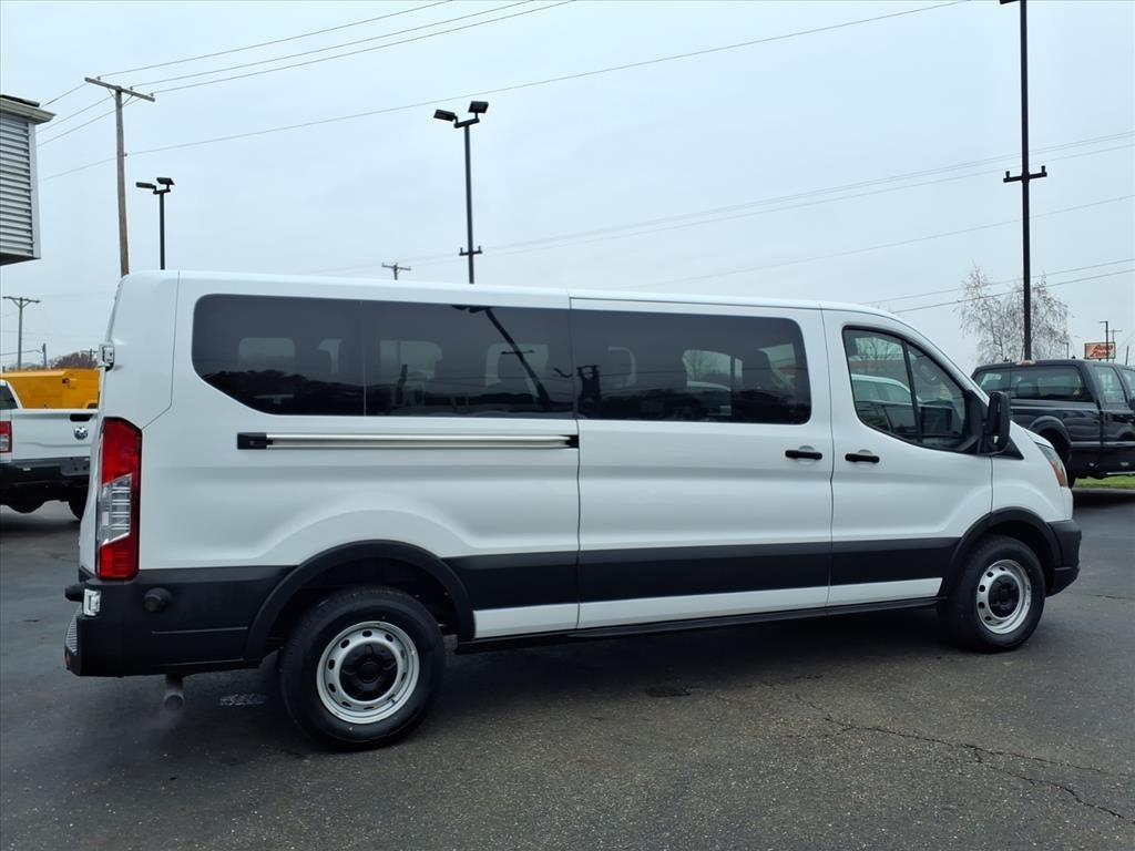 Ford Transit Passenger Wagon T-350 148" Low Roof XL RWD 2020