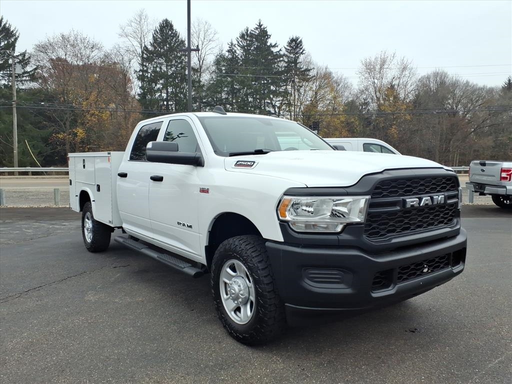 RAM 2500 Tradesman 4x4 Crew Cab 8' Box 2020