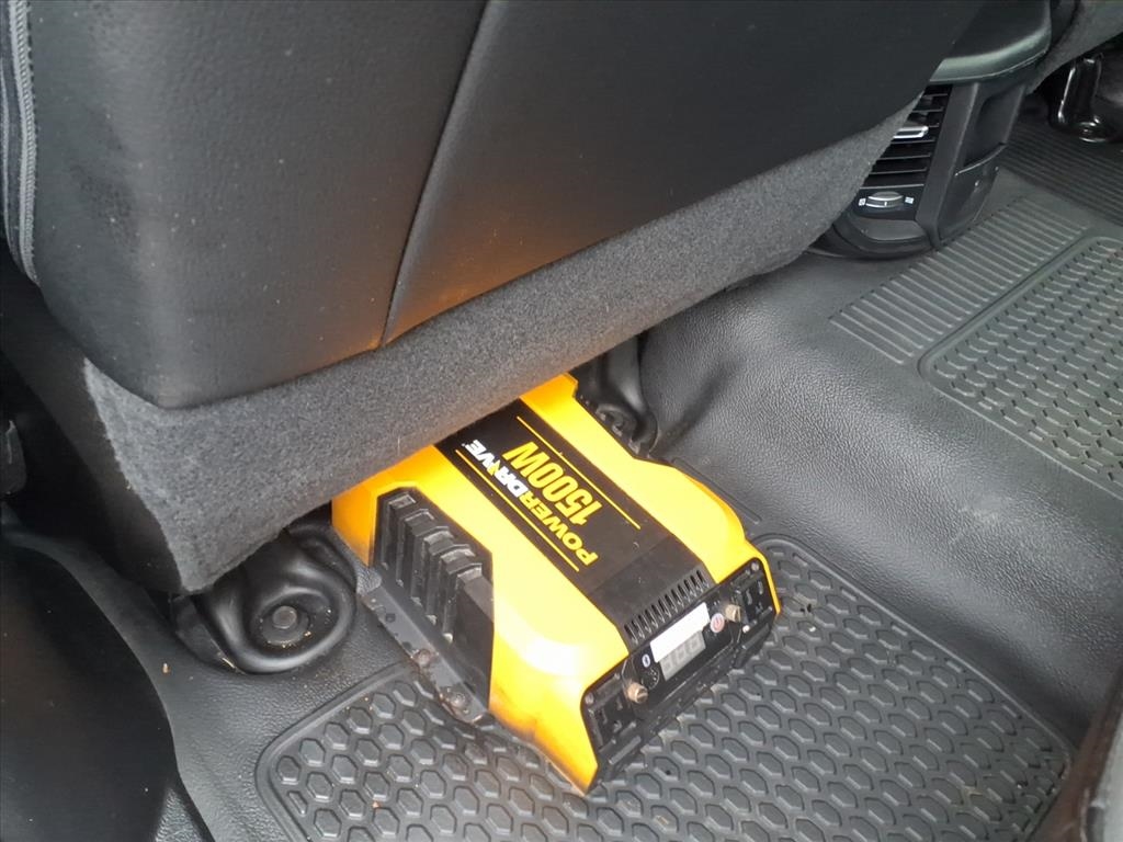 RAM 2500 Tradesman 4x4 Crew Cab 8' Box 2020