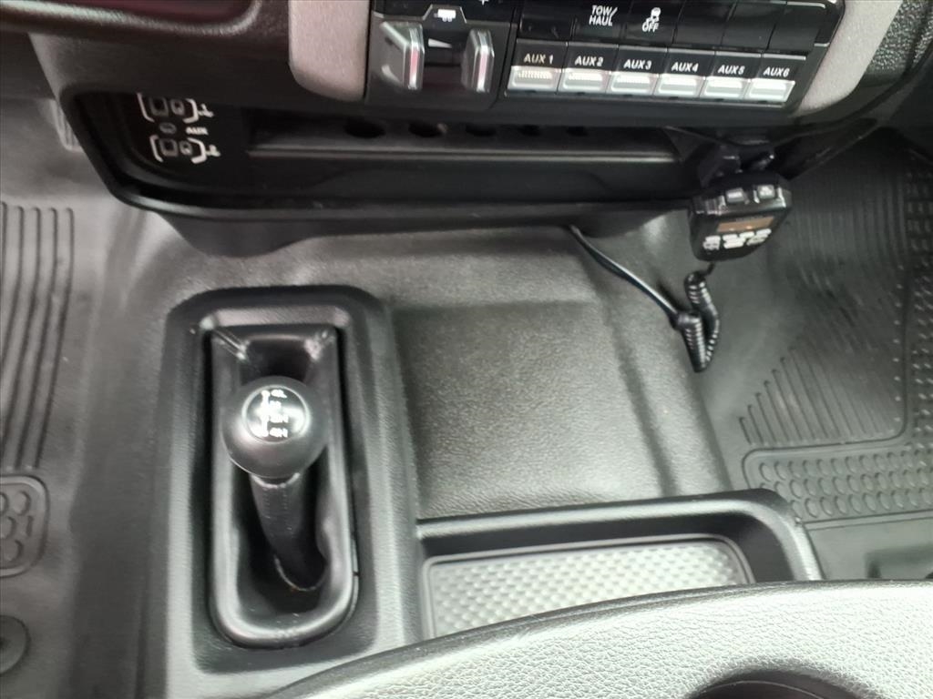 RAM 2500 Tradesman 4x4 Crew Cab 8' Box 2020