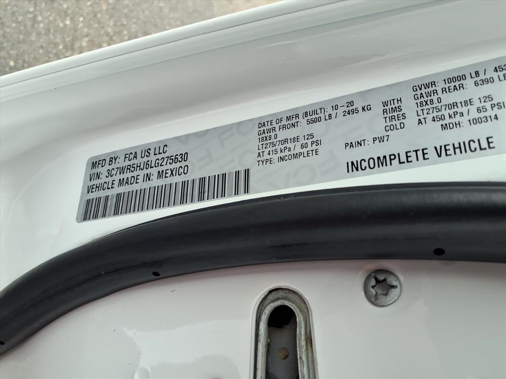 RAM 2500 Tradesman 4x4 Crew Cab 8' Box 2020