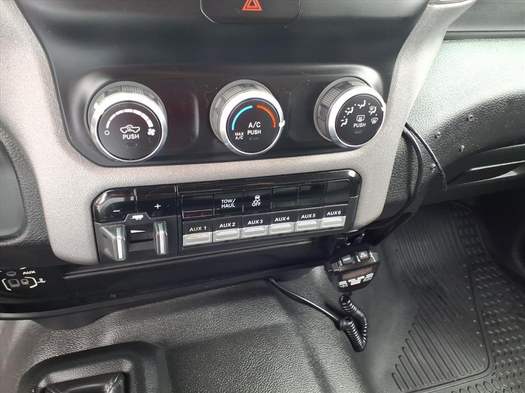 RAM 2500 Tradesman 4x4 Crew Cab 8' Box 2020