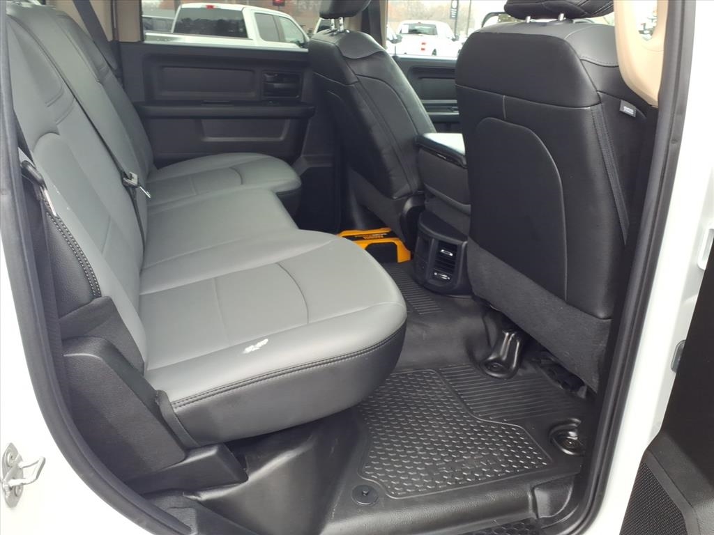 RAM 2500 Tradesman 4x4 Crew Cab 8' Box 2020