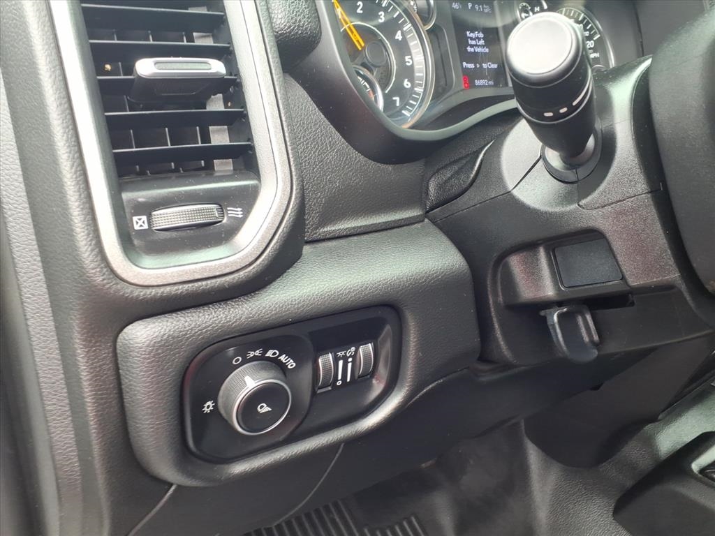 RAM 2500 Tradesman 4x4 Crew Cab 8' Box 2020