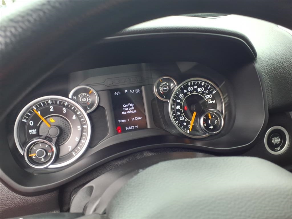 RAM 2500 Tradesman 4x4 Crew Cab 8' Box 2020