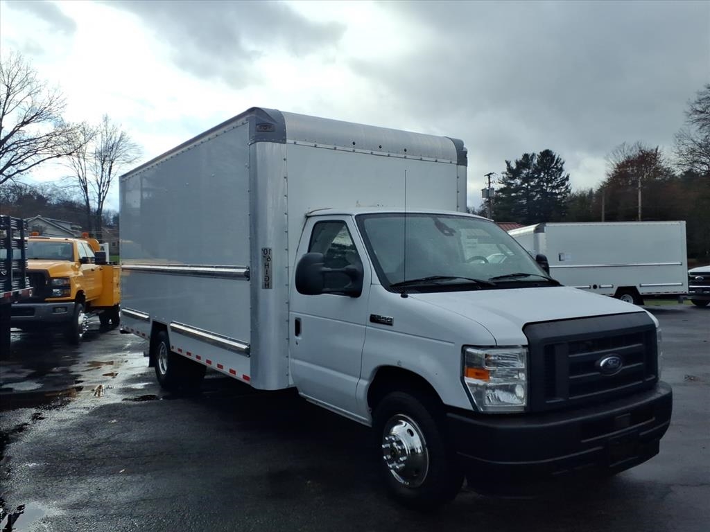 Ford E-Series Cutaway E-350 SRW 138" WB 2021