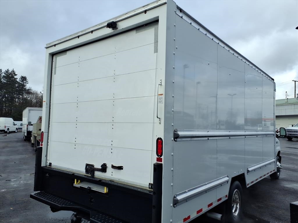 Ford E-Series Cutaway E-350 SRW 138" WB 2021