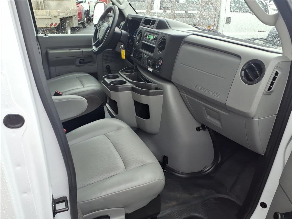 Ford E-Series Cutaway E-350 SRW 138" WB 2021