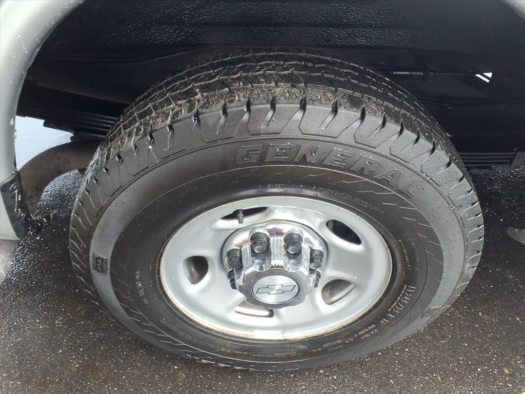 Chevrolet Express Passenger RWD 3500 155" LT w/1LT 2017