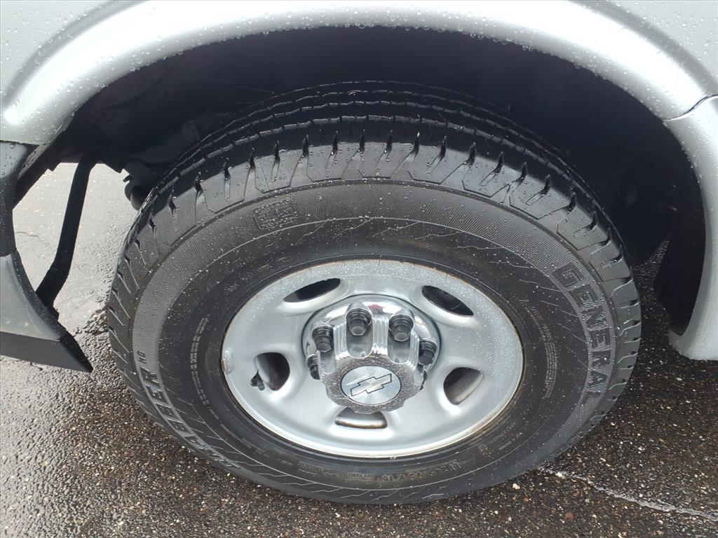 Chevrolet Express Passenger RWD 3500 155" LT w/1LT 2017