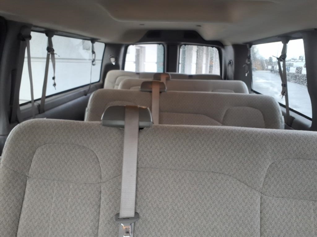 Chevrolet Express Passenger RWD 3500 155" LT w/1LT 2017