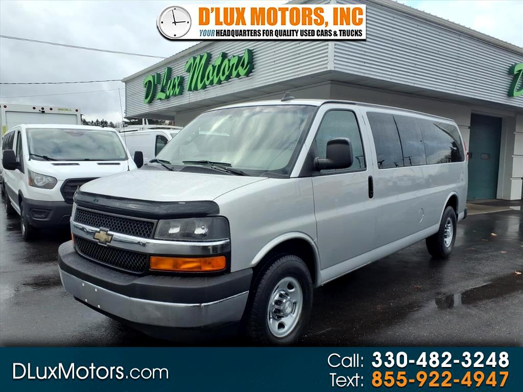 2017 Chevrolet Express Passenger RWD 3500 155" LT w/1LT