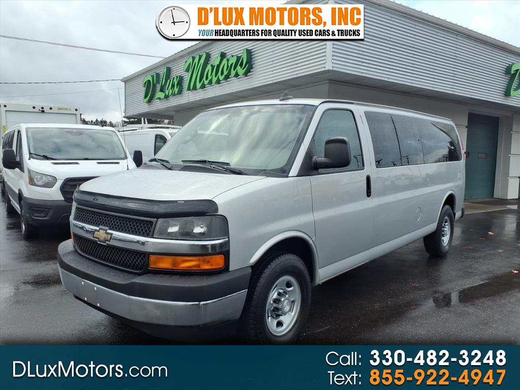 2017 Chevrolet Express Passenger RWD 3500 155" LT w/1LT