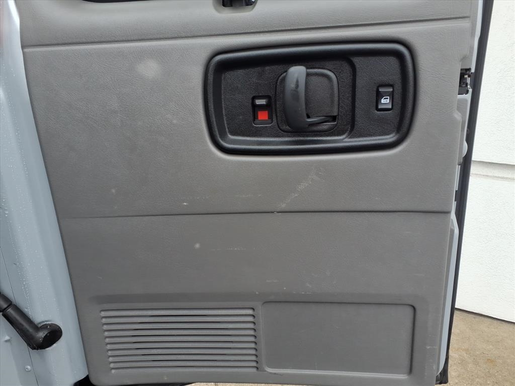 Chevrolet Express Passenger RWD 3500 155" LT w/1LT 2017