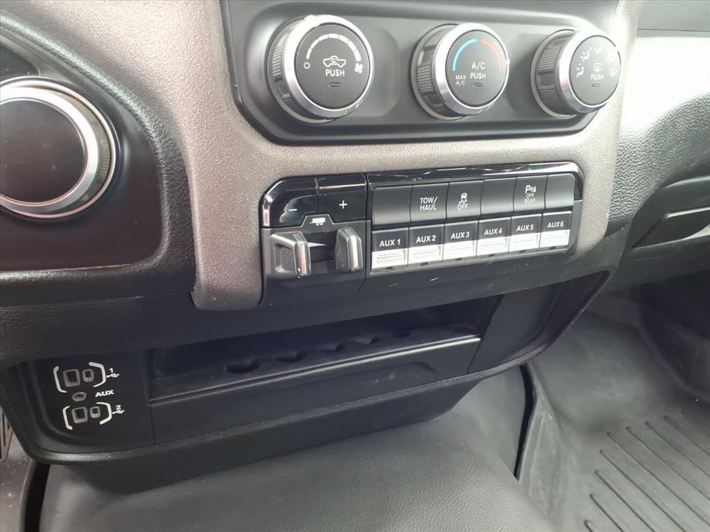 RAM 2500 Tradesman 4x4 Reg Cab 8' Box 2022