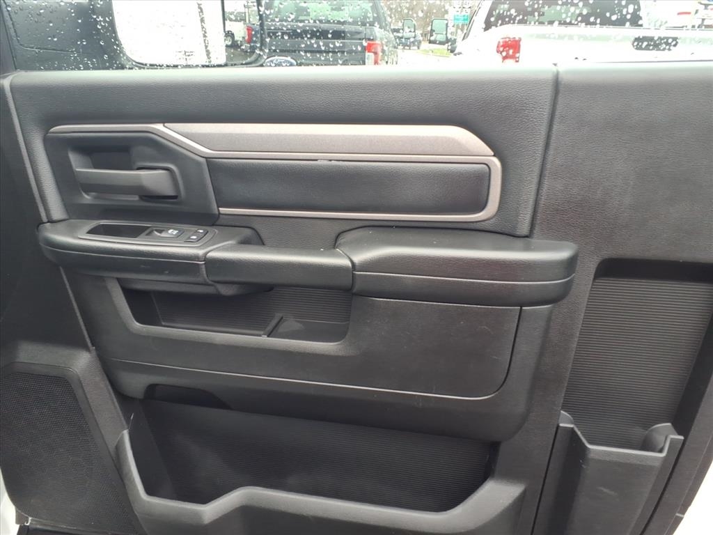 RAM 2500 Tradesman 4x4 Reg Cab 8' Box 2022