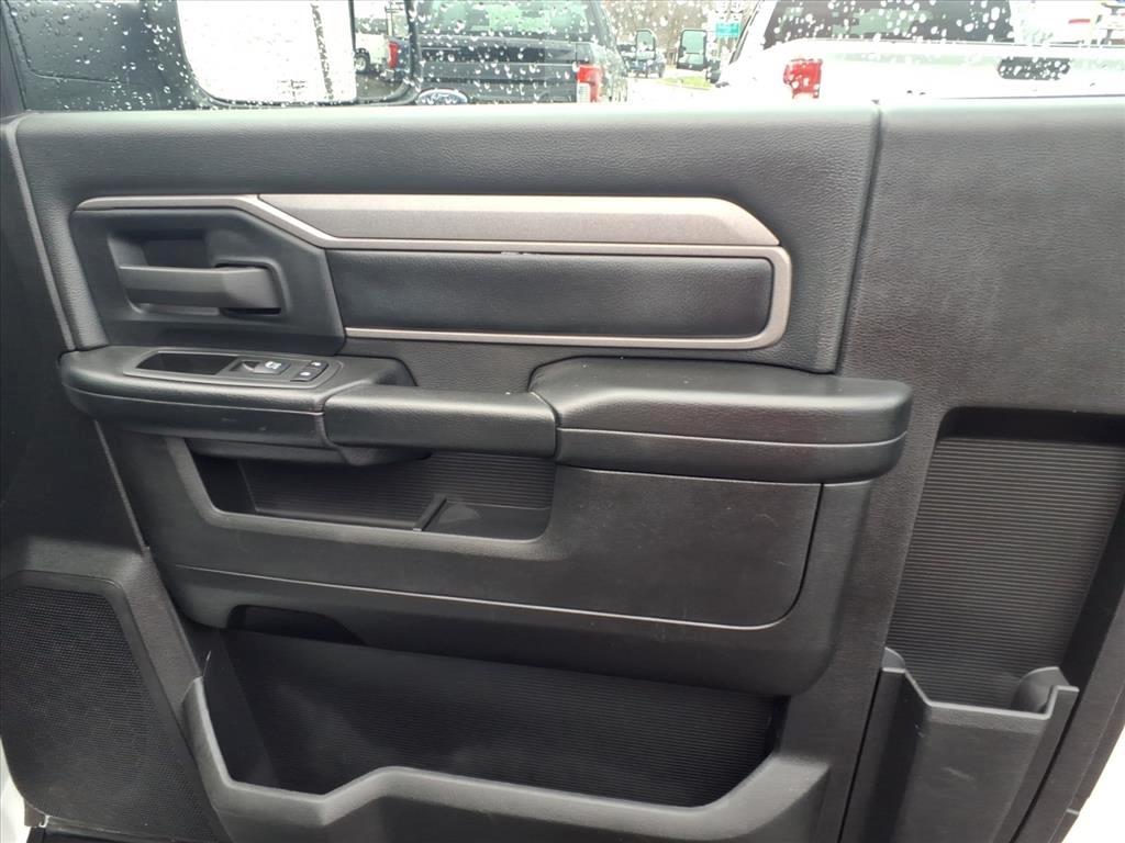 RAM 2500 Tradesman 4x4 Reg Cab 8' Box 2022