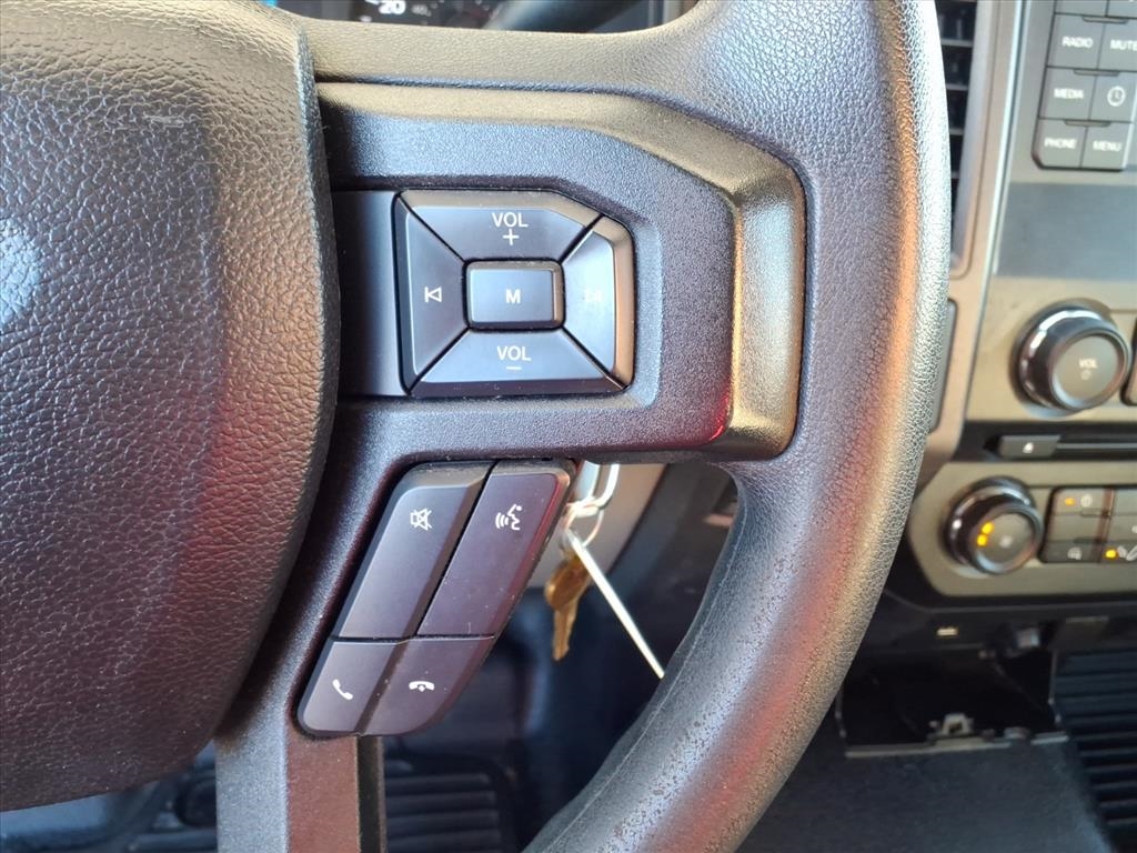 Ford Super Duty F-250 SRW XL 2WD Reg Cab 8' Box 2017