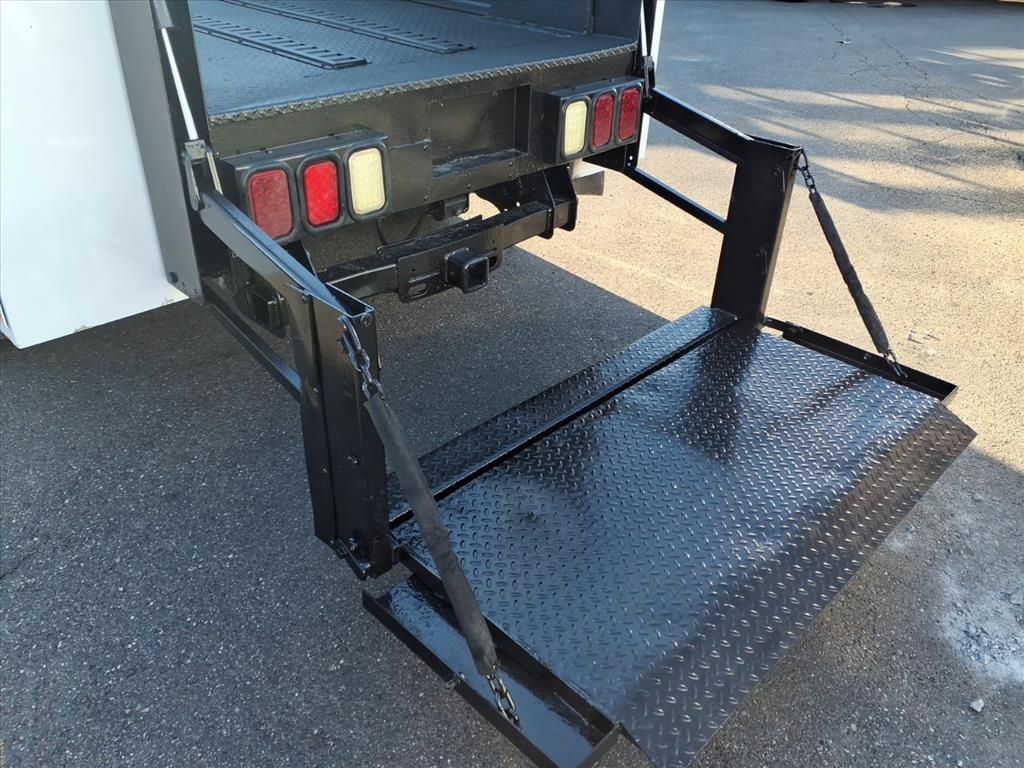 Ford Super Duty F-250 SRW XL 2WD Reg Cab 8' Box 2017