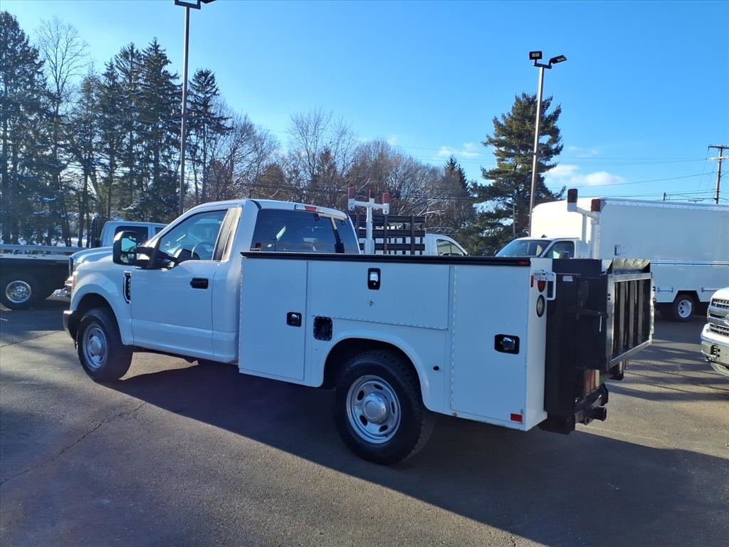 Ford Super Duty F-250 SRW XL 2WD Reg Cab 8' Box 2017