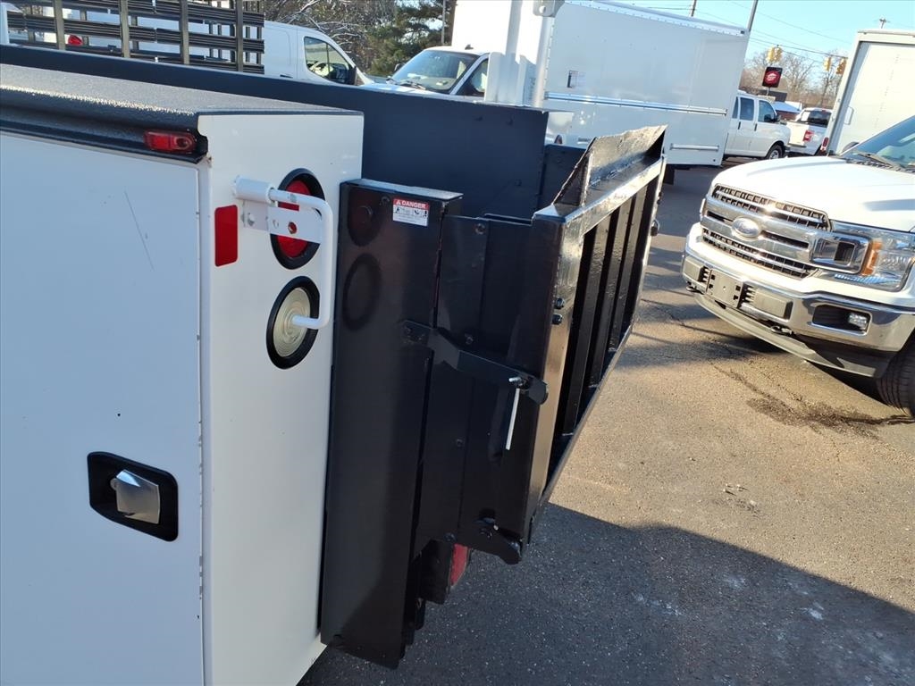 Ford Super Duty F-250 SRW XL 2WD Reg Cab 8' Box 2017