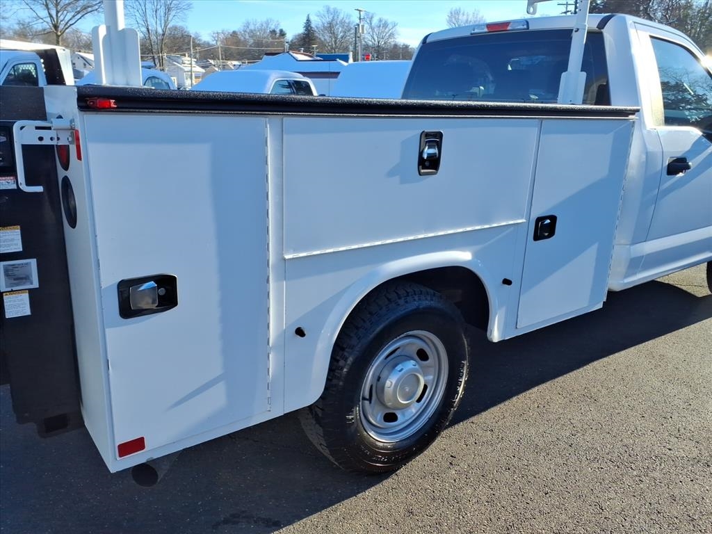 Ford Super Duty F-250 SRW XL 2WD Reg Cab 8' Box 2017