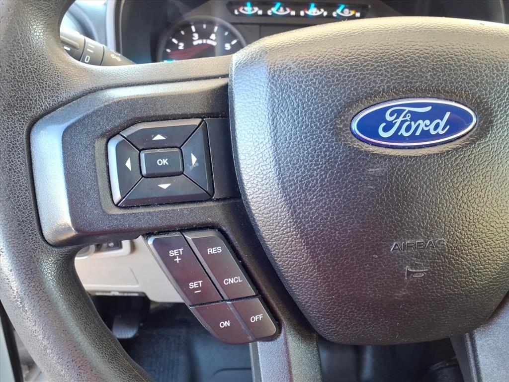 Ford Super Duty F-250 SRW XL 2WD Reg Cab 8' Box 2017