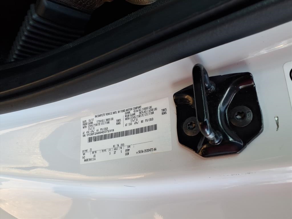 Ford Super Duty F-250 SRW XL 2WD Reg Cab 8' Box 2017