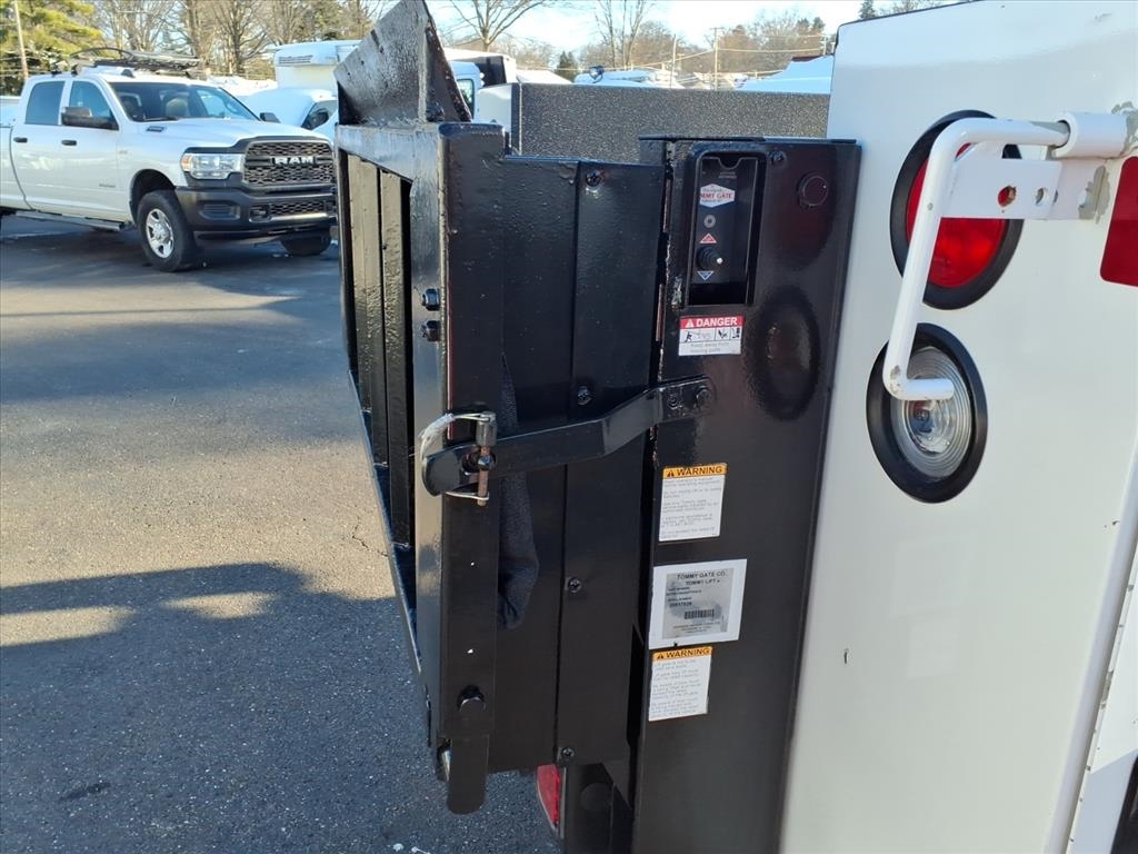 Ford Super Duty F-250 SRW XL 2WD Reg Cab 8' Box 2017