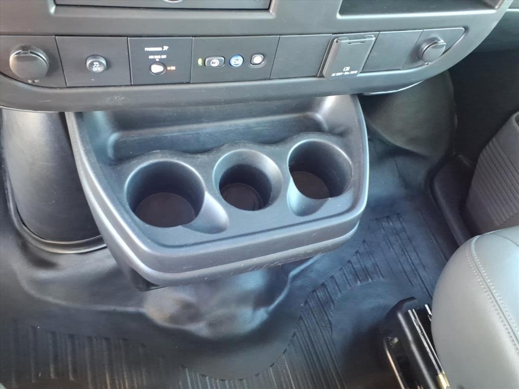 GMC Savana Commercial Cutaway 3500 Van 177" 2022