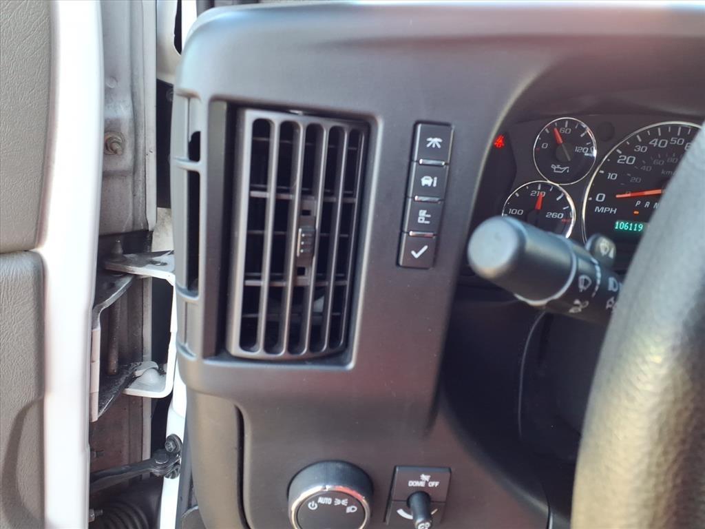 GMC Savana Commercial Cutaway 3500 Van 177" 2022