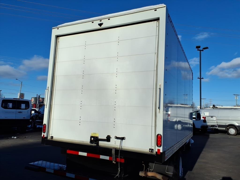 GMC Savana Commercial Cutaway 3500 Van 177" 2022